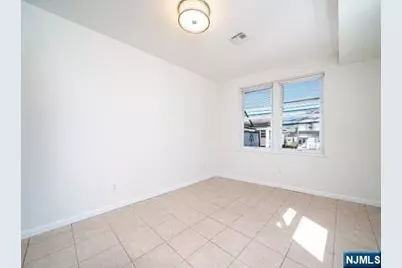 613 Ridge Road 2R #2R, Lyndhurst Township, NJ 07071 - Photo 3
