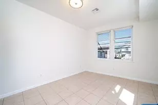 613 Ridge Road 2R, Lyndhurst Township, NJ 07071 - Photo 3
