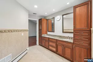 74 Lakeshore Dr, Oakland, NJ 07436 - Photo 31
