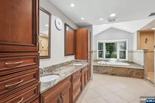 74 Lakeshore Dr, Oakland, NJ 07436 - Photo 33