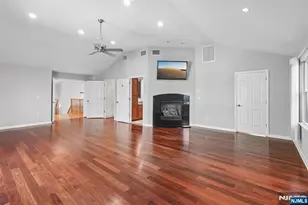 74 Lakeshore Dr, Oakland, NJ 07436 - Photo 25