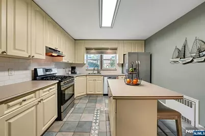 1000 Alpine Drive, Teaneck Township, NJ 07666 - Photo 15