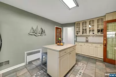 1000 Alpine Drive, Teaneck Township, NJ 07666 - Photo 17