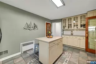 1000 Alpine Dr, Teaneck Township, NJ 07666 - Photo 17