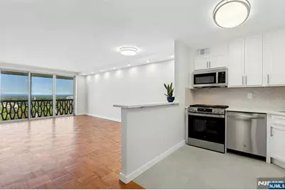 2000 Linwood Avenue 14D #14D, Fort Lee, NJ 07024 - Photo 5