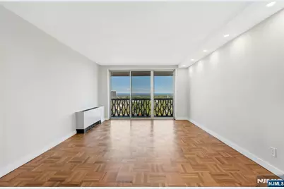 2000 Linwood Avenue 14D #14D, Fort Lee, NJ 07024 - Photo 11