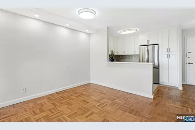 2000 Linwood Avenue 14D #14D, Fort Lee, NJ 07024 - Photo 7