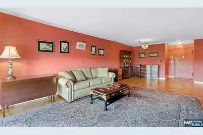2100 Linwood Avenue 6C #6C, Fort Lee, NJ 07024 - Photo 9