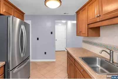 664 Irvington Avenue 6 #6, Maplewood, NJ 07040 - Photo 7