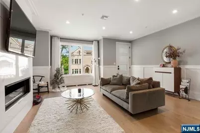 2046 Hoefleys Lane A #A, Fort Lee, NJ 07024 - Photo 3