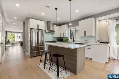 2046 Hoefleys Lane A #A, Fort Lee, NJ 07024 - Photo 9