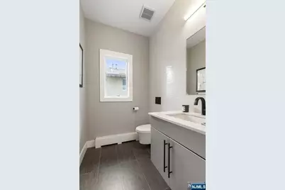 2046 Hoefleys Lane A #A, Fort Lee, NJ 07024 - Photo 11
