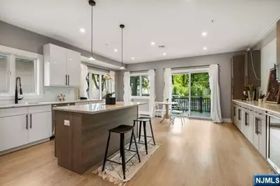 2046 Hoefleys Lane A #A, Fort Lee, NJ 07024 - Photo 7