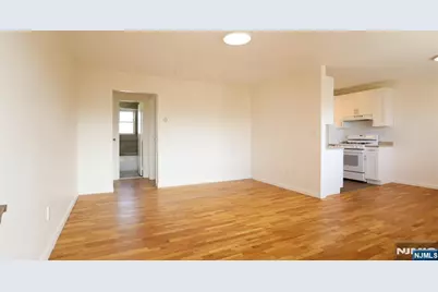 87 W Central Boulevard 7 #7, Palisades Park, NJ 07650 - Photo 3