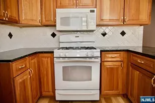 440 Palmer Ave, Teaneck Township, NJ 07666 - Photo 9