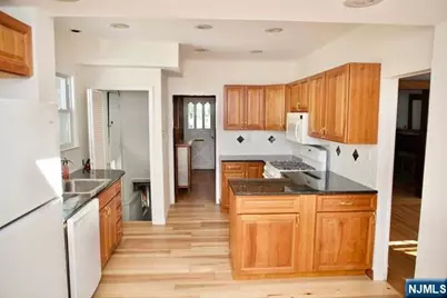 440 Palmer Avenue, Teaneck Township, NJ 07666 - Photo 11