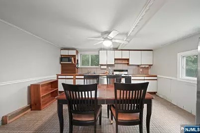 62 Vreeland Avenue, Bloomingdale, NJ 07403 - Photo 13