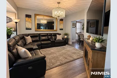 345 Weart Avenue, Lyndhurst Township, NJ 07071 - Photo 5