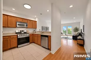 333 The Promenade, Edgewater, NJ 07020 - Photo 11