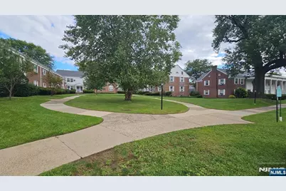 129 River Drive B #B, Elmwood Park, NJ 07407 - Photo 1