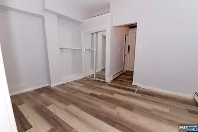 154 Undercliff Avenue 1 #1, Edgewater, NJ 07020 - Photo 5