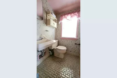 749 Ten Eyck Avenue, Lyndhurst Township, NJ 07071 - Photo 15