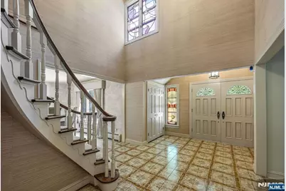 40 Mohegan Trail, Saddle River, NJ 07458 - Photo 3