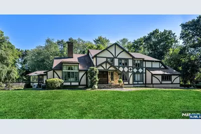 40 Mohegan Trail, Saddle River, NJ 07458 - Photo 1