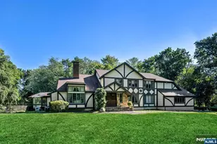 40 Mohegan Trail, Saddle River, NJ 07458 - Photo 1