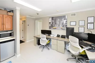 24 Farview Terrace, Paramus, NJ 07652 - Photo 25