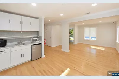 24 Farview Terrace, Paramus, NJ 07652 - Photo 11