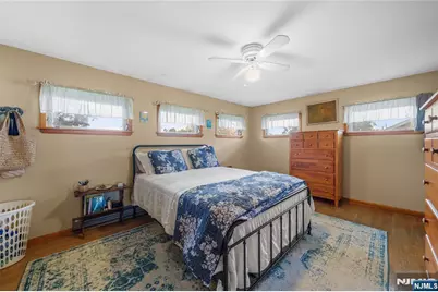 29 Larkspur Lane, Clifton, NJ 07013 - Photo 15