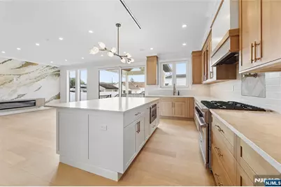 130 Danna Way, Saddle Brook Township, NJ 07663 - Photo 13