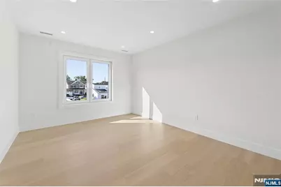 130 Danna Way, Saddle Brook Township, NJ 07663 - Photo 29