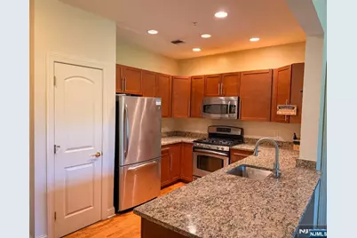 2113 Windsor Park Court #113, Englewood, NJ 07631 - Photo 5