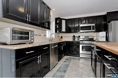 27 Lawton Avenue C0027 #C0027, Cliffside Park, NJ 07010 - Photo 9