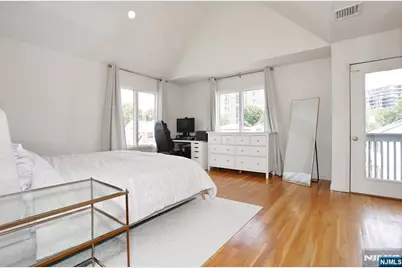 27 Lawton Avenue C0027 #C0027, Cliffside Park, NJ 07010 - Photo 17