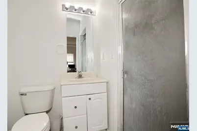 27 Lawton Avenue C0027 #C0027, Cliffside Park, NJ 07010 - Photo 31