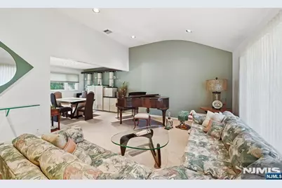 298 Webster Drive, New Milford, NJ 07646 - Photo 3