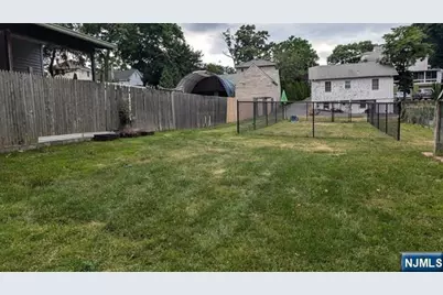 20 N Farview Avenue, Paramus, NJ 07652 - Photo 9