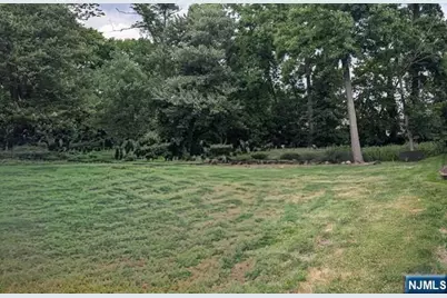 20 N Farview Avenue, Paramus, NJ 07652 - Photo 5
