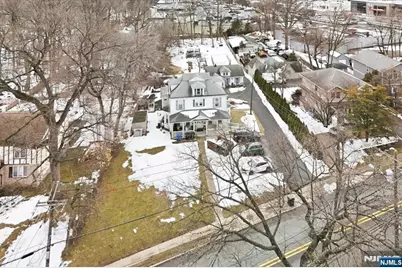 20 N Farview Avenue, Paramus, NJ 07652 - Photo 17