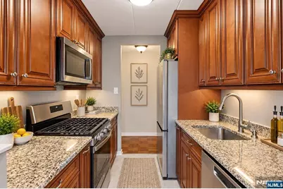 25 Jefferson Street 6D #6D, Hackensack, NJ 07601 - Photo 5