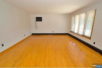 233 8th Street, Palisades Park, NJ 07650 - Photo 3
