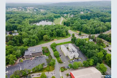 860 Wyckoff Avenue, Mahwah, NJ 07430 - Photo 37