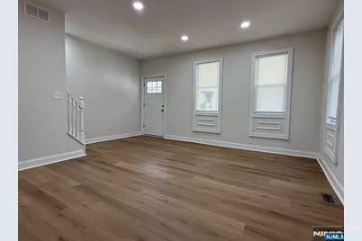661 Stuyvesant Avenue, Trenton, NJ 08618 - Photo 5