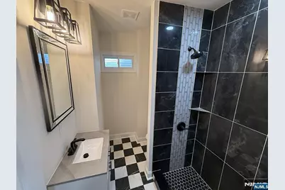 661 Stuyvesant Avenue, Trenton, NJ 08618 - Photo 9