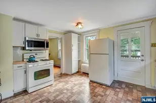 509 Farview St, Ridgewood, NJ 07450 - Photo 3