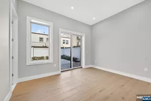 126 De Kalb Ave 1A, Jersey City, NJ 07306 - Photo 17