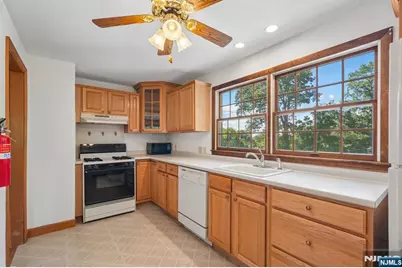 36 Page Drive, Oakland, NJ 07436 - Photo 15